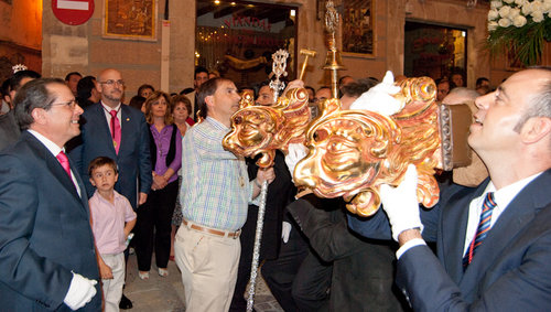 LA CARIDAD IMPREGNA DE SEMANA SANTA EL MES DE JUNIO