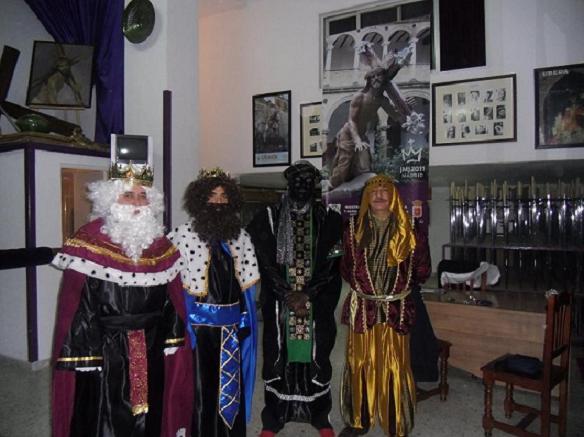 LOS REYES MAGOS VISITAN A LA CAIDA