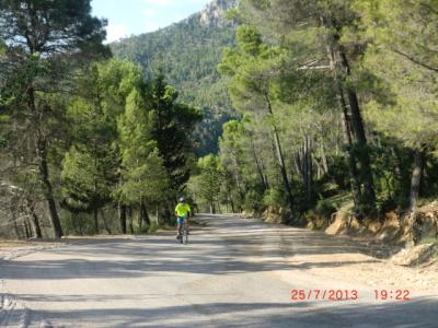 DESCANSO ACTIVO I: SUBIDA AL YELMO EN BICICLETA